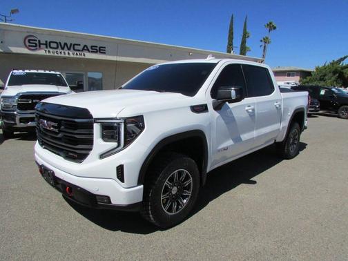 Summit White 2025 GMC Sierra 1500 AT4
