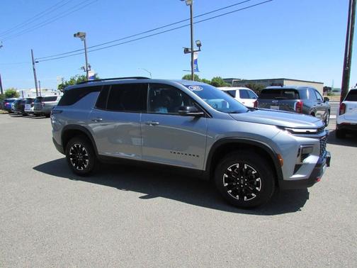 Sterling Gray Metallic 2025 Chevrolet Traverse AWD Z71