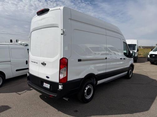 Oxford White 2023 Ford Transit-250 Base