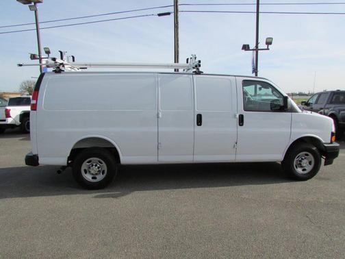 Summit White 2025 Chevrolet Express 2500 RWD 2500 Extended Wheelbase WT