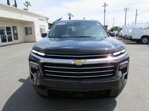 Mosaic Black Metallic 2025 Chevrolet Traverse LT