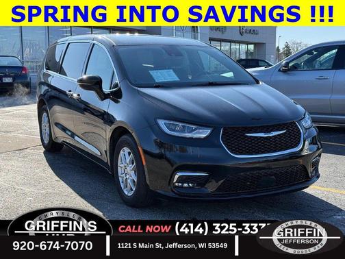 Diamond Black Crystal Pearlcoat 2025 Chrysler Pacifica L