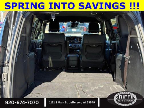 Diamond Black Crystal Pearlcoat 2025 Chrysler Pacifica L