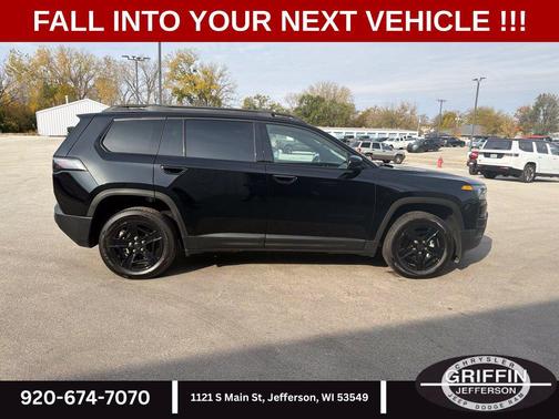 Diamond Black Crystal Pearlcoat 2027 Jeep Cherokee Limited