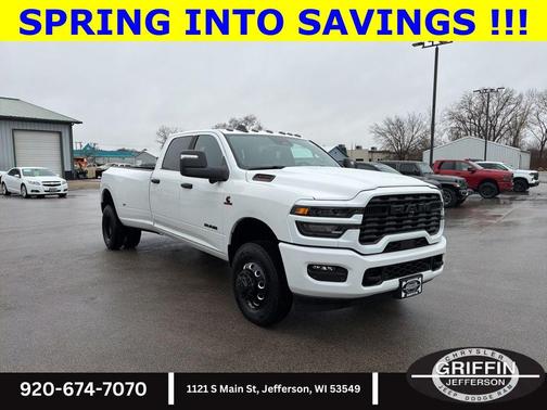Bright White Clearcoat 2026 RAM 3500 Big Horn Crew Cab 4x4 8' Box