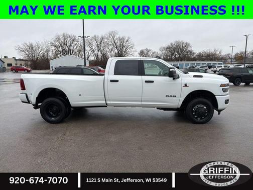 Bright White Clearcoat 2026 RAM 3500 Big Horn Crew Cab 4x4 8' Box