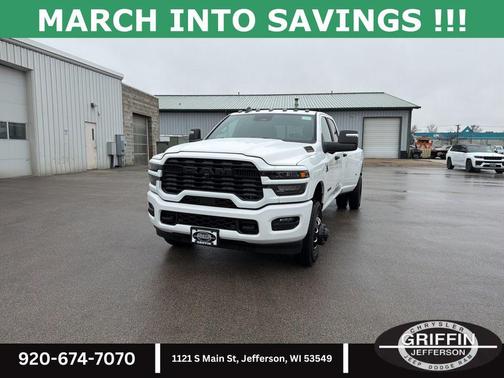Bright White Clearcoat 2026 RAM 3500 Big Horn Crew Cab 4x4 8' Box