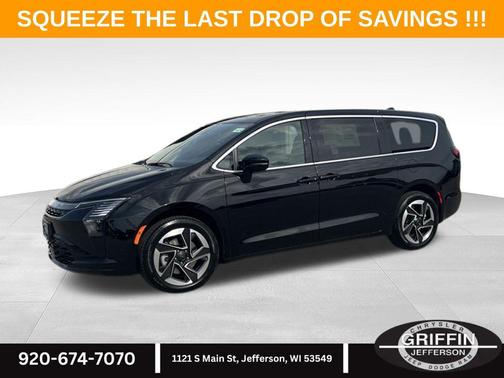 diamond black crystal pearlcoat 2027 Chrysler Pacifica Limited