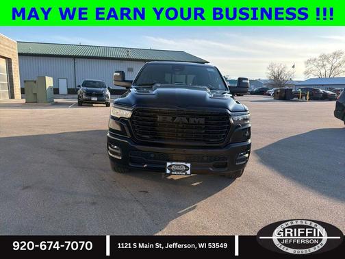 Diamond Black Crystal Pearlcoat 2026 RAM 1500 Laramie