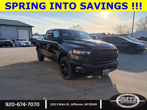 Diamond Black Crystal Pearlcoat 2026 RAM 1500 Laramie