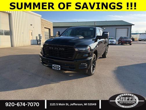 Diamond Black Crystal Pearlcoat 2026 RAM 1500 Laramie