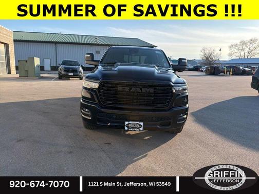 Diamond Black Crystal Pearlcoat 2026 RAM 1500 Laramie