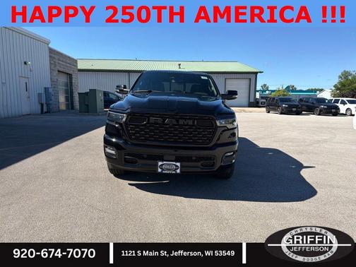 Diamond Black Crystal Pearlcoat 2026 RAM 1500 Big Horn/Lone Star