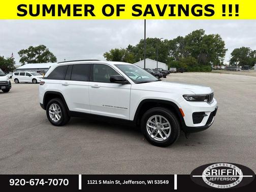Bright White Clearcoat 2026 Jeep Grand Cherokee Altitude