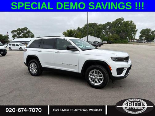 Bright White Clearcoat 2026 Jeep Grand Cherokee Altitude