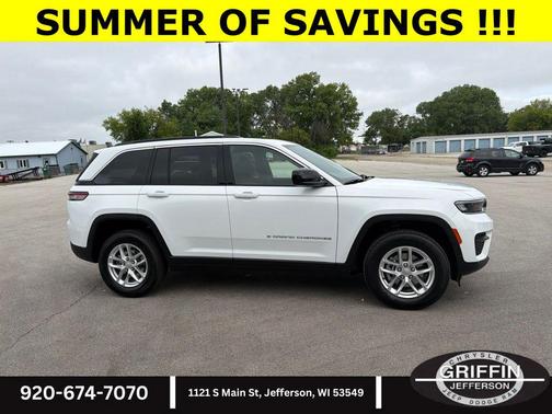Bright White Clearcoat 2026 Jeep Grand Cherokee Altitude