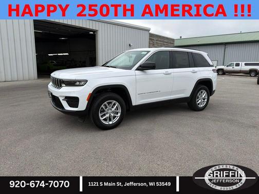 Bright White Clearcoat 2026 Jeep Grand Cherokee Altitude