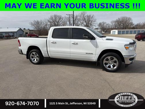 Bright White Clearcoat 2022 RAM 1500 Big Horn/Lone Star