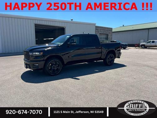 Diamond Black Crystal Pearlcoat 2026 RAM 1500 Big Horn/Lone Star