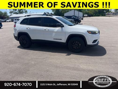 Bright White Clearcoat 2023 Jeep Cherokee Altitude
