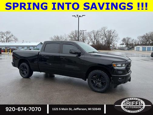 Diamond Black Crystal Pearlcoat 2023 RAM 1500 Big Horn/Lone Star