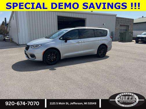 Silver Mist Clearcoat 2026 Chrysler Pacifica Limited