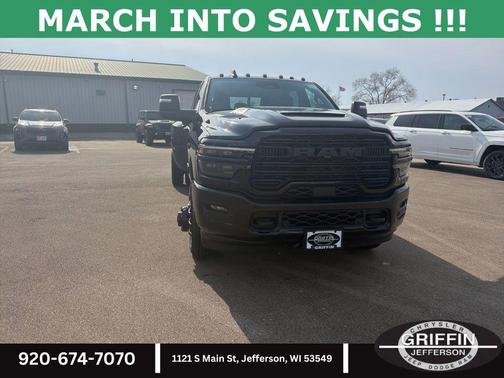 Diamond Black Crystal Pearlcoat 2026 RAM 3500 Laramie Mega Cab 4x4 6'4' Box