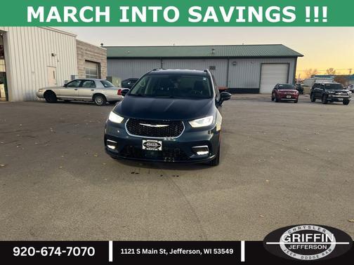 2022 Chrysler Pacifica Touring L