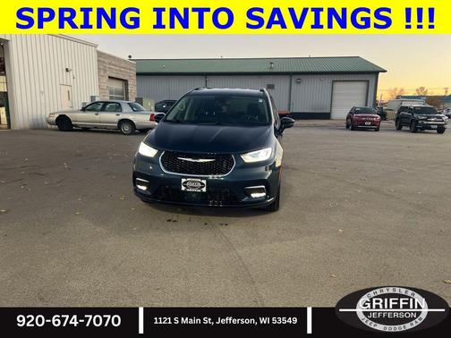 Fathom Blue Pearlcoat 2022 Chrysler Pacifica Touring L