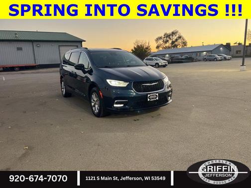 Fathom Blue Pearlcoat 2022 Chrysler Pacifica Touring L