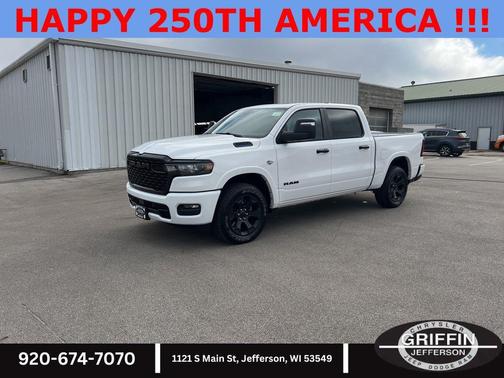 Bright White Clearcoat 2026 RAM 1500 Big Horn/Lone Star