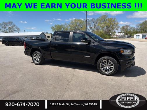 Diamond Black Crystal Pearlcoat 2022 RAM 1500 Laramie