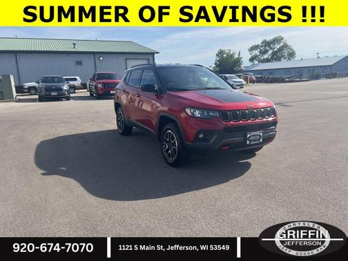 Red Hot Pearlcoat 2025 Jeep Compass Trailhawk