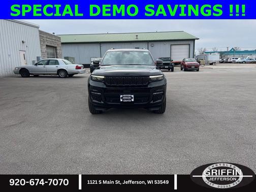 Diamond Black Crystal Pearlcoat 2025 Jeep Grand Cherokee L Summit