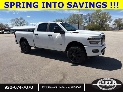 Bright White Clearcoat 2026 RAM 2500 Big Horn Crew Cab 4x4 6'4' Box
