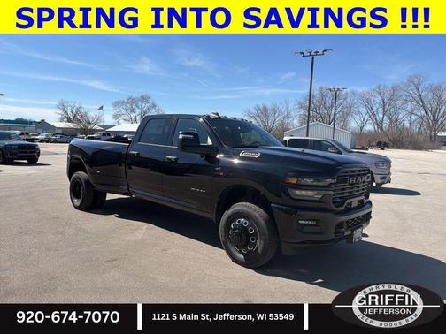 Diamond Black Crystal Pearlcoat 2026 RAM 3500 Big Horn Crew Cab 4x4 8' Box