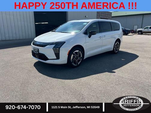 bright white clearcoat 2027 Chrysler Pacifica Limited