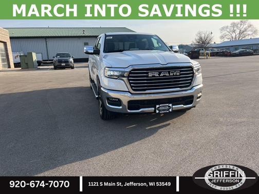 Ivory White Tri-Coat Pearlcoat 2026 RAM 1500 Laramie