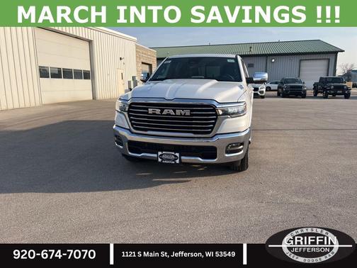 Ivory White Tri-Coat Pearlcoat 2026 RAM 1500 Laramie