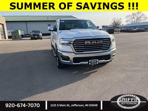Ivory White Tri-Coat Pearlcoat 2026 RAM 1500 Laramie