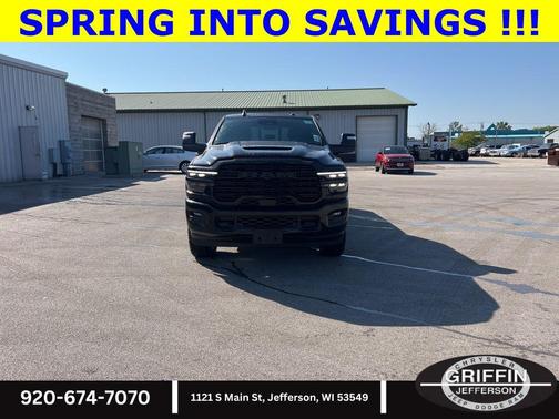 Diamond Black Crystal Pearlcoat 2026 RAM 2500 Laramie