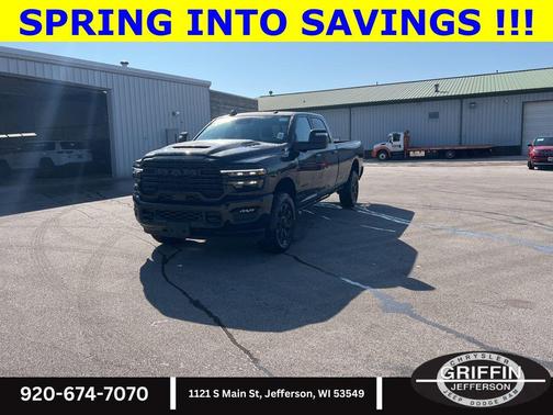 Diamond Black Crystal Pearlcoat 2026 RAM 2500 Laramie