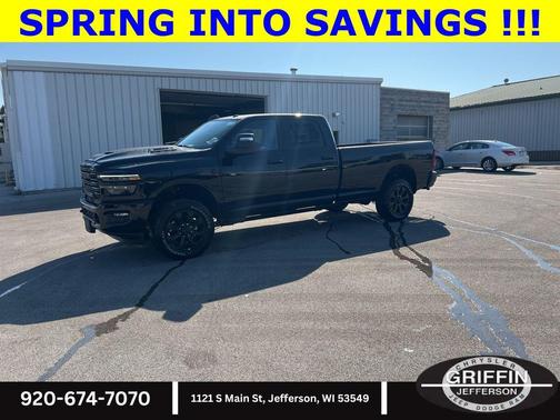 Diamond Black Crystal Pearlcoat 2026 RAM 2500 Laramie