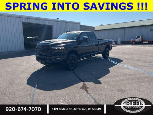 Diamond Black Crystal Pearlcoat 2026 RAM 2500 Laramie