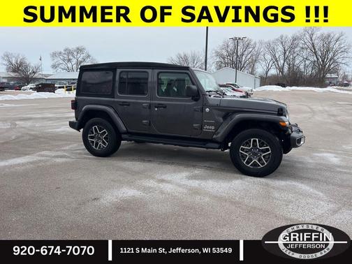 Granite Crystal Metallic Clearcoat 2024 Jeep Wrangler 4-Door Sahara 4x4
