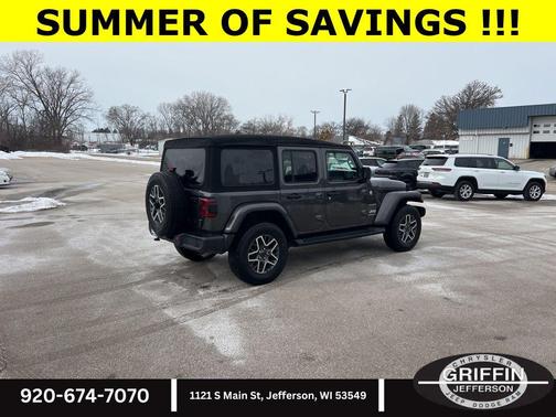 Granite Crystal Metallic Clearcoat 2024 Jeep Wrangler 4-Door Sahara 4x4