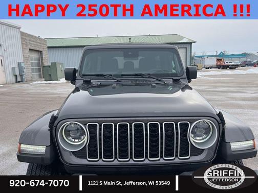 Granite Crystal Metallic Clearcoat 2024 Jeep Wrangler 4-Door Sahara 4x4