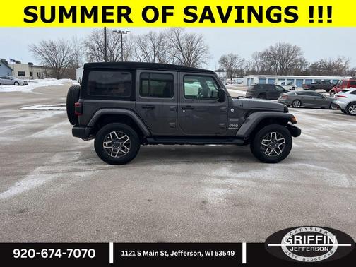 Granite Crystal Metallic Clearcoat 2024 Jeep Wrangler 4-Door Sahara 4x4