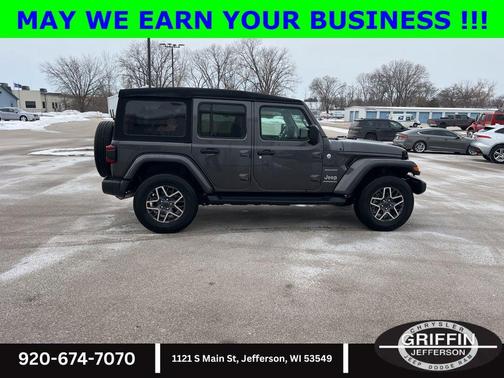 Granite Crystal Metallic Clearcoat 2024 Jeep Wrangler 4-Door Sahara 4x4