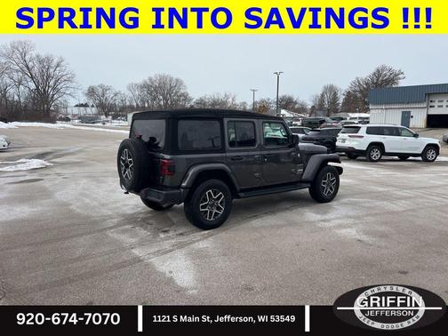 Granite Crystal Metallic Clearcoat 2024 Jeep Wrangler 4-Door Sahara 4x4